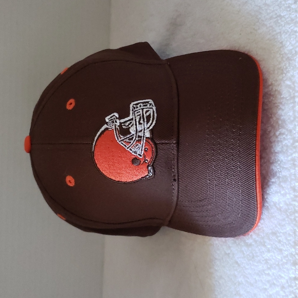 NFL Team Apparel  | Women's Cleveland Browns Cotton Baseball Cap
